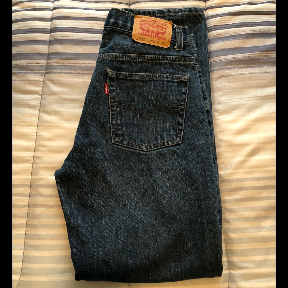 Ladies authentic Levi’s